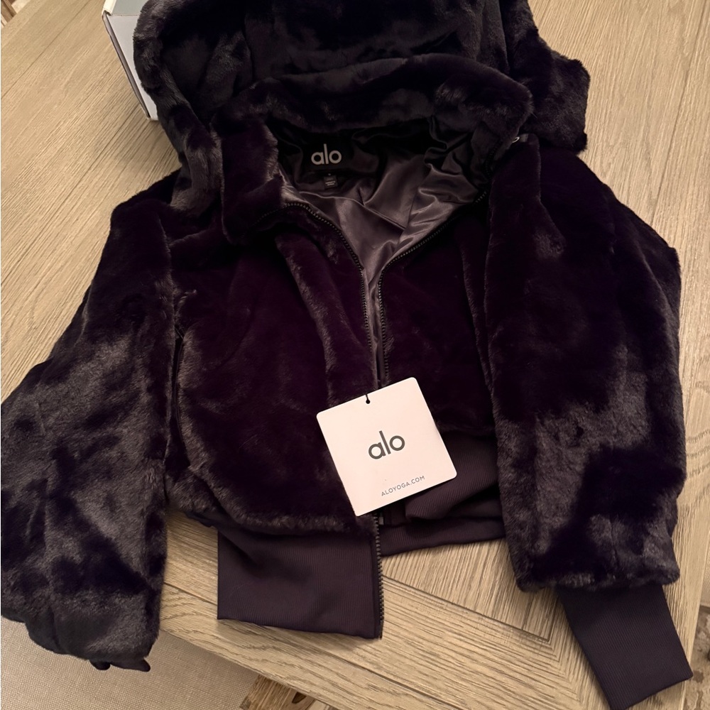 ALO Yoga Women's Black Foxy Jacket - Picture 4 of 4
